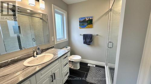 17 Gavin Crescent, Quinte West, ON - Indoor Photo Showing Bathroom