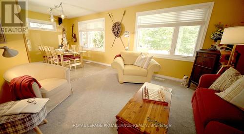 17 Briarwood Crescent, Belleville, ON - Indoor Photo Showing Living Room