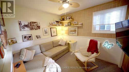 17 Briarwood Crescent, Belleville, ON - Indoor Photo Showing Living Room