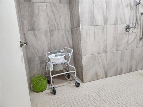 412 Venice Road S, St Laurent, MB - Indoor Photo Showing Bathroom