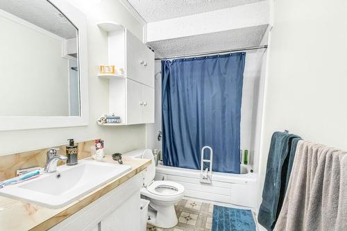 1-6 46176 Cleveland Avenue, Chilliwack, BC - Indoor Photo Showing Bathroom
