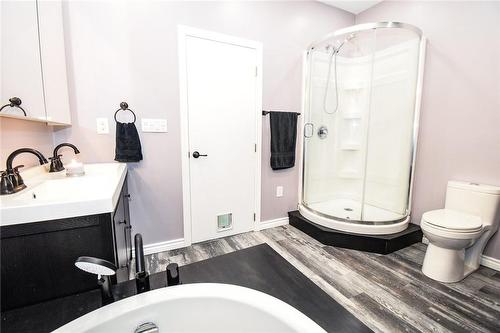 436 Broad Street E, Dunnville, ON - Indoor Photo Showing Bathroom