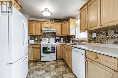 3020 Trottier Avenue, Chelmsford, ON - Indoor Photo Showing Kitchen With Double Sink