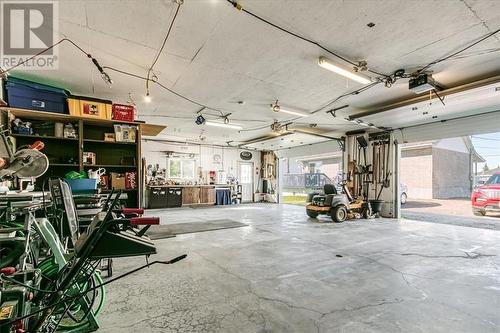 3020 Trottier Avenue, Chelmsford, ON - Indoor Photo Showing Garage