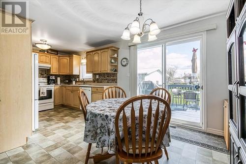 3020 Trottier Avenue, Chelmsford, ON - Indoor Photo Showing Dining Room