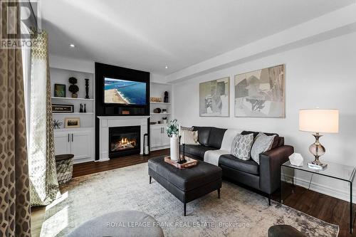 20 Earl Cuddie Boulevard, Scugog, ON - Indoor Photo Showing Living Room With Fireplace