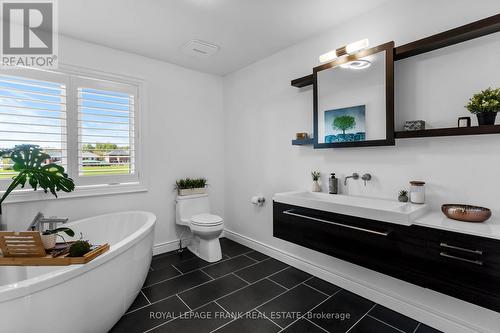 20 Earl Cuddie Boulevard, Scugog, ON - Indoor Photo Showing Bathroom