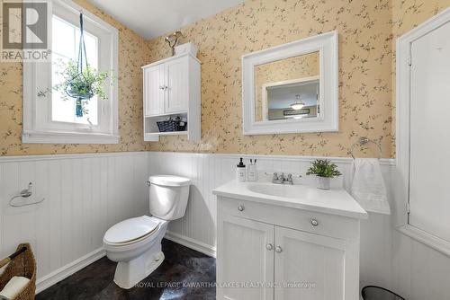772 County Road 121, Kawartha Lakes, ON - Indoor Photo Showing Bathroom
