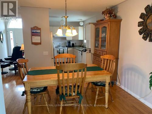 25 Maplehurst Crescent, Prince Edward County, ON - Indoor Photo Showing Dining Room