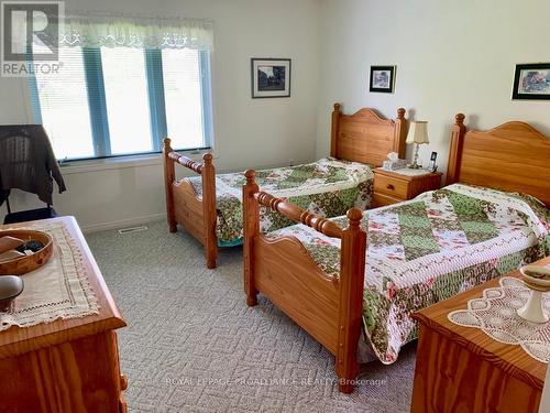 25 Maplehurst Crescent, Prince Edward County, ON - Indoor Photo Showing Bedroom