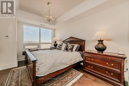 C721 - 3500 Lakeshore Road W, Oakville, ON - Indoor Photo Showing Bedroom