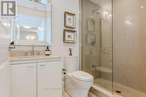 C721 - 3500 Lakeshore Road W, Oakville, ON - Indoor Photo Showing Bathroom