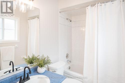 166 Manley Lane, Milton, ON - Indoor Photo Showing Bathroom
