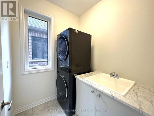 9 Mccormack Road, Caledon, ON - Indoor Photo Showing Laundry Room