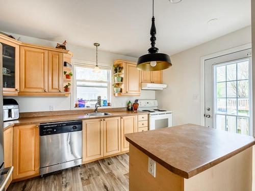 Cuisine - 3139  - 3141 Rue Bouthillier, Carignan, QC - Indoor Photo Showing Kitchen