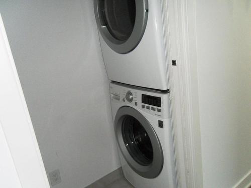 Salle de lavage - 801-1211 Rue Drummond, Montréal (Ville-Marie), QC - Indoor Photo Showing Laundry Room