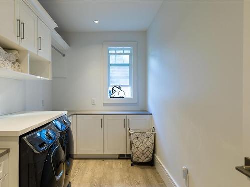 2162 Nicklaus Dr, Langford, BC - Indoor Photo Showing Laundry Room