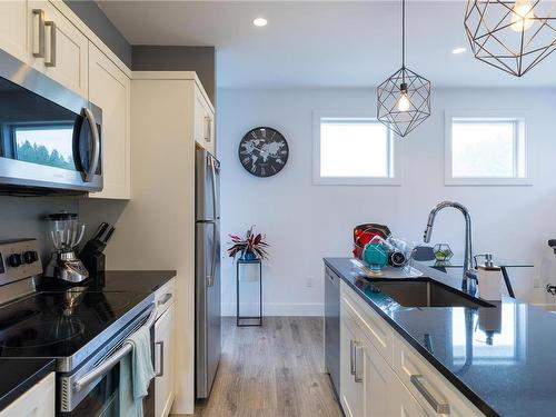 2162 Nicklaus Dr, Langford, BC - Indoor Photo Showing Kitchen With Upgraded Kitchen