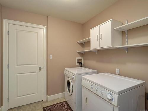 21-486 Royal Bay Dr, Colwood, BC - Indoor Photo Showing Laundry Room