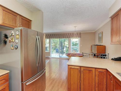21-486 Royal Bay Dr, Colwood, BC - Indoor Photo Showing Kitchen