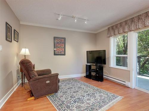 21-486 Royal Bay Dr, Colwood, BC - Indoor Photo Showing Living Room