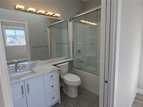 126 Cabot Crt, Parksville, BC - Indoor Photo Showing Bathroom