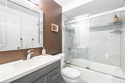 2915 Headon Forest Drive|Unit #36, Burlington, ON - Indoor Photo Showing Bathroom