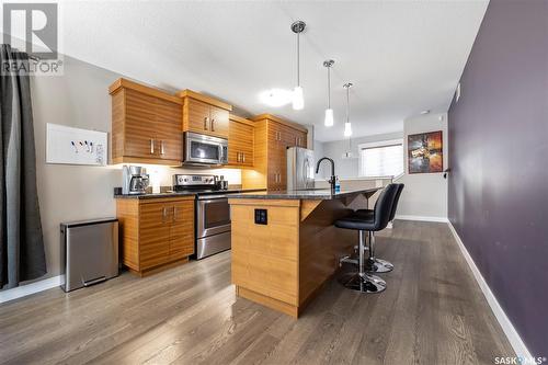 1105 Poley Street N, Regina, SK - Indoor Photo Showing Kitchen With Stainless Steel Kitchen With Upgraded Kitchen