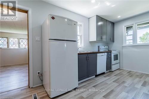 575 Steele Street, Port Colborne, ON - Indoor Photo Showing Kitchen