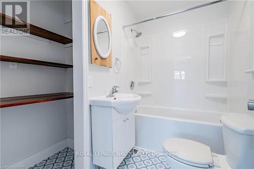 575 Steele Street, Port Colborne, ON - Indoor Photo Showing Bathroom