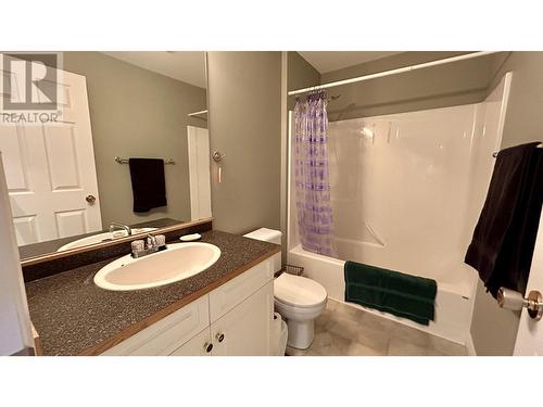 6126 Lakeshore Drive, Horse Lake, BC - Indoor Photo Showing Bathroom