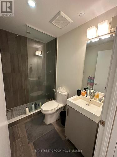 1404 - 17 Dundonald Street, Toronto, ON - Indoor Photo Showing Bathroom