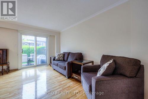 90 - 2120 Rathburn Road E, Mississauga, ON - Indoor Photo Showing Living Room