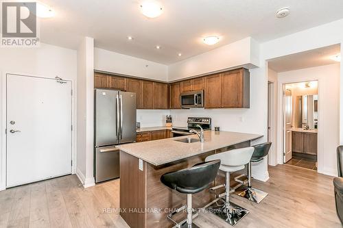 205 - 299 Cundles Road E, Barrie, ON - Indoor Photo Showing Kitchen With Double Sink