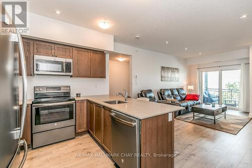 205 - 299 Cundles Road E, Barrie, ON - Indoor Photo Showing Kitchen