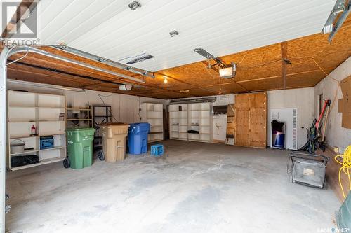 918 Broad Street N, Regina, SK - Indoor Photo Showing Garage