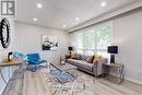 105 Aurora Heights Drive, Aurora, ON  - Indoor Photo Showing Living Room 