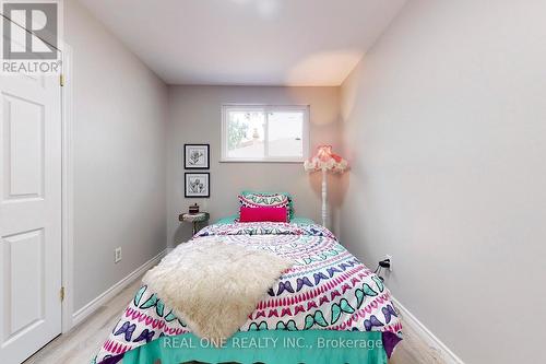 105 Aurora Heights Drive, Aurora, ON - Indoor Photo Showing Bedroom