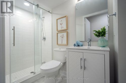 808 - 155 Legion Road N, Toronto, ON - Indoor Photo Showing Bathroom