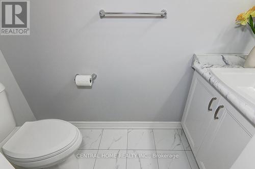 26 Ashton Road, Newmarket, ON - Indoor Photo Showing Bathroom