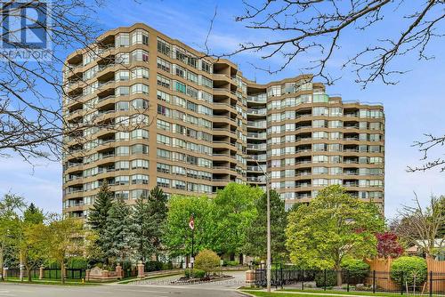 405 - 610 Bullock Drive, Markham, ON - Outdoor With Balcony With Facade