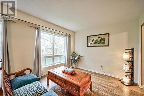 73 - 2395 Bromsgrove Road, Mississauga, ON - Indoor Photo Showing Living Room