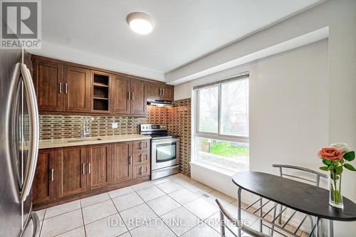 73 - 2395 Bromsgrove Road, Mississauga, ON - Indoor Photo Showing Kitchen With Stainless Steel Kitchen
