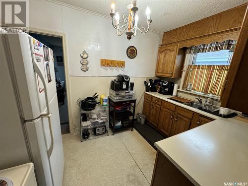 1457 Forget Street, Regina, SK - Indoor Photo Showing Kitchen