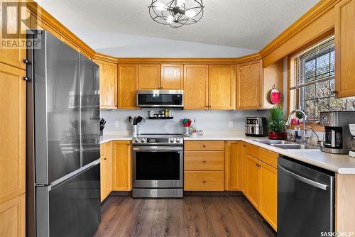 907 Garry Street N, Regina, SK - Indoor Photo Showing Kitchen With Double Sink