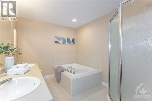 Bathroom - 303 Grey Seal Circle, Ottawa, ON - Indoor Photo Showing Bathroom