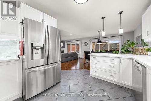 368 Farley Avenue, Belleville, ON - Indoor Photo Showing Kitchen With Upgraded Kitchen
