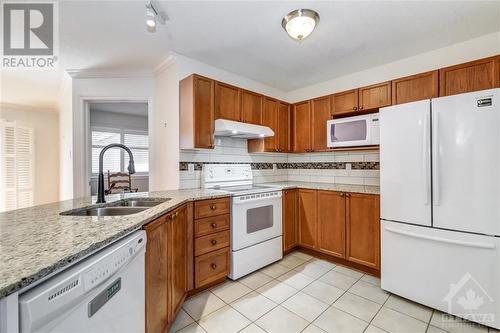 308 Chestnut Green Private, Ottawa, ON - Indoor Photo Showing Kitchen With Double Sink
