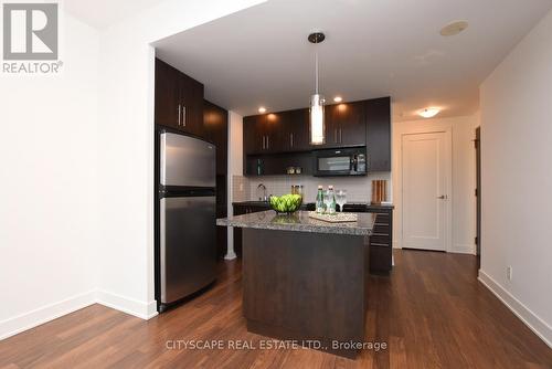 3802 - 120 Homewood Avenue, Toronto, ON - Indoor Photo Showing Kitchen
