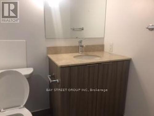1202 - 955 Bay Street, Toronto, ON - Indoor Photo Showing Bathroom
